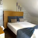 Na Crista Da Onda Назаре